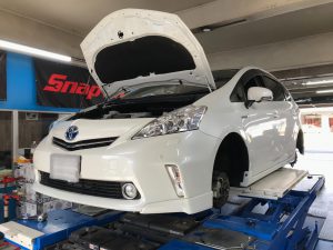 プリウスa　車高調取付